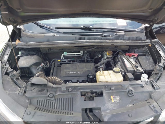 3GNCJKSB8JL386828 Chevrolet TRAX LS