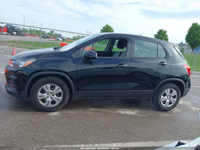 3GNCJKSB8JL386828 Chevrolet TRAX LS