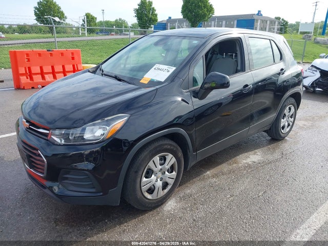 3GNCJKSB8JL386828 Chevrolet TRAX LS