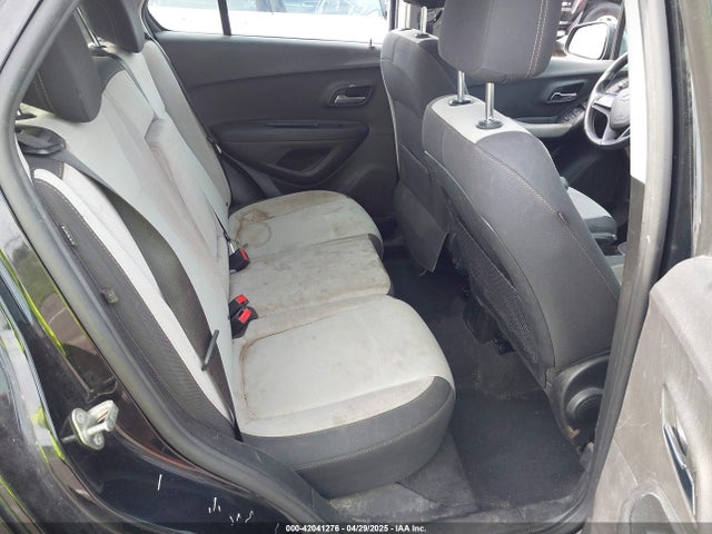 3GNCJKSB8JL386828 Chevrolet TRAX LS