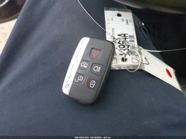 2017 JAGUAR XE SAJAE4BG5HA973731 Photo 10