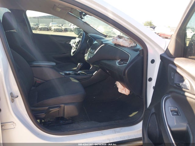 1G1ZE5STXHF186628 Chevrolet MALIBU 1LT