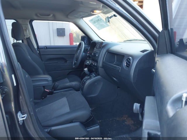 1C4NJPBA4FD192171 Jeep Patriot Altitude Edition