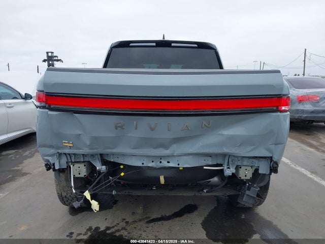 7FCTGAAL3PN017339 Rivian R1t Launch Edition