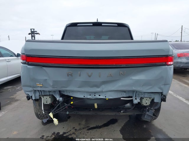 7FCTGAAL3PN017339 Rivian R1t Launch Edition