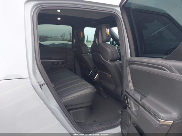 7FCTGAAL3PN017339 Rivian R1t Launch Edition