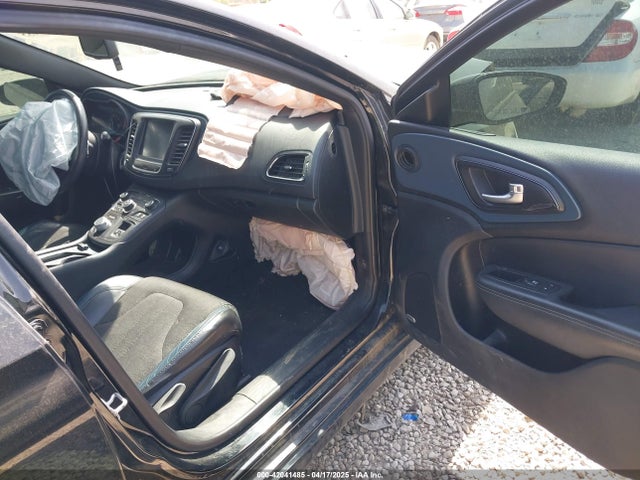 1C3CCCBG6FN516704 Chrysler 200 S