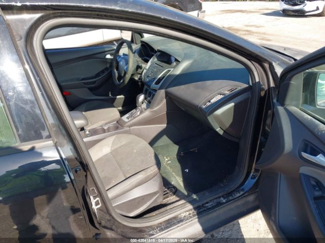1FADP3K25EL161324 Ford FOCUS SE