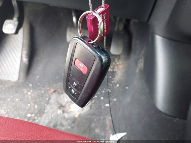 JTDKARFU8K3069783 Toyota Prius Le