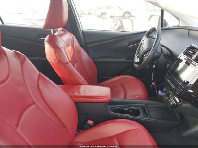 JTDKARFU8K3069783 Toyota Prius Le
