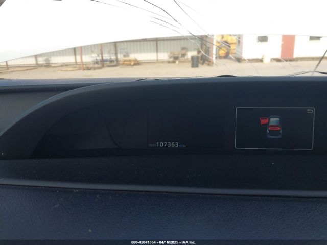 JTDKARFU8K3069783 Toyota Prius Le
