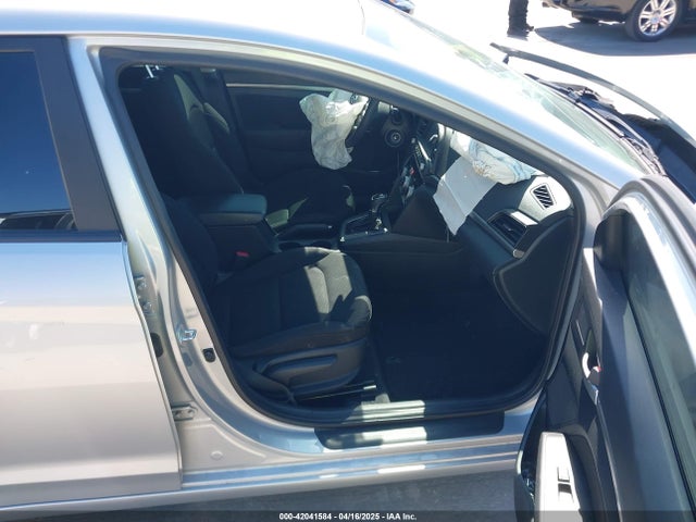 5NPD84LF1KH430188 Hyundai ELANTRA SEL