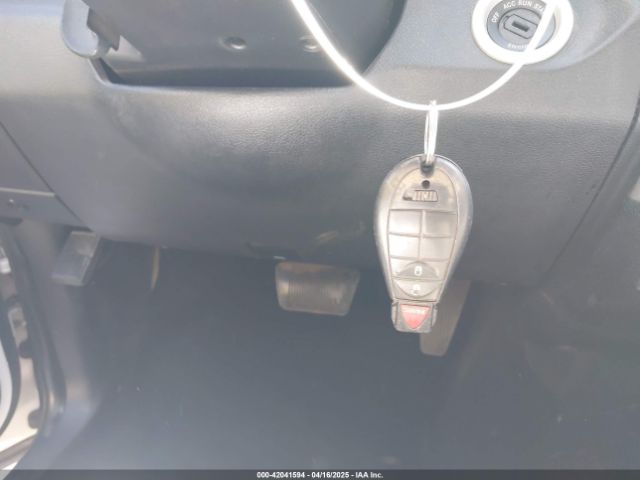 2017 RAM 1500 3C6RR6KTXHG573008 Photo 10