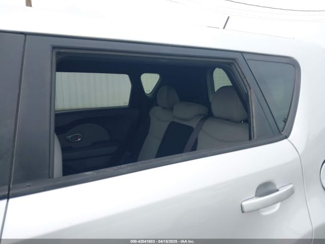 KNDJN2A26G7831604 KIA Soul