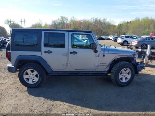 1C4BJWDG9FL722218 Jeep Wrangler Unlimited Sport