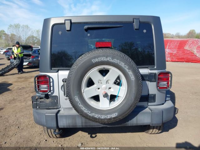 1C4BJWDG9FL722218 Jeep Wrangler Unlimited Sport