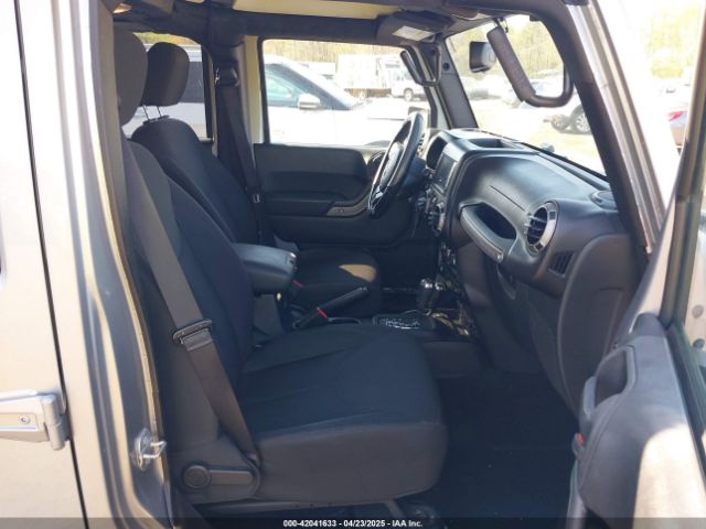 1C4BJWDG9FL722218 Jeep Wrangler Unlimited Sport