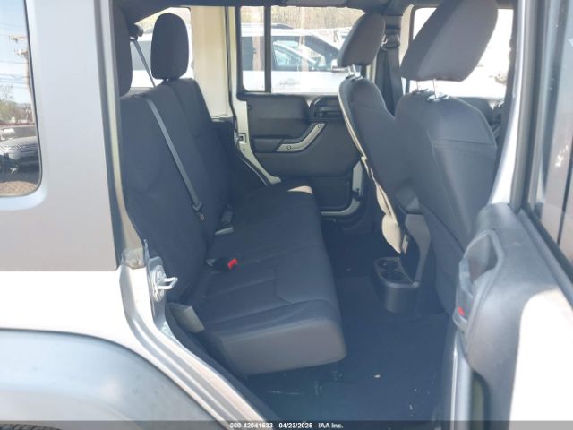 1C4BJWDG9FL722218 Jeep Wrangler Unlimited Sport