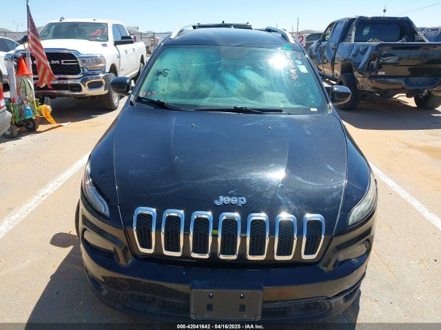 1C4PJLCB4HW586821 Jeep 2017