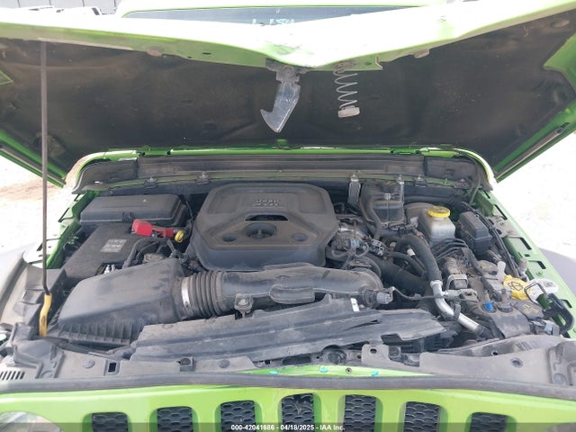 1C4HJXDN5JW320220 Jeep Wrangler Unlimited Sport S 4x4