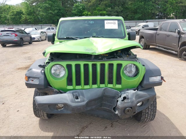 1C4HJXDN5JW320220 Jeep Wrangler Unlimited Sport S 4x4