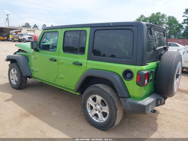 1C4HJXDN5JW320220 Jeep Wrangler Unlimited Sport S 4x4