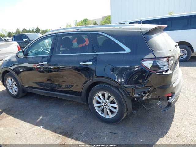 5XYPGDA32KG437294 KIA Sorento 2.4l Lx