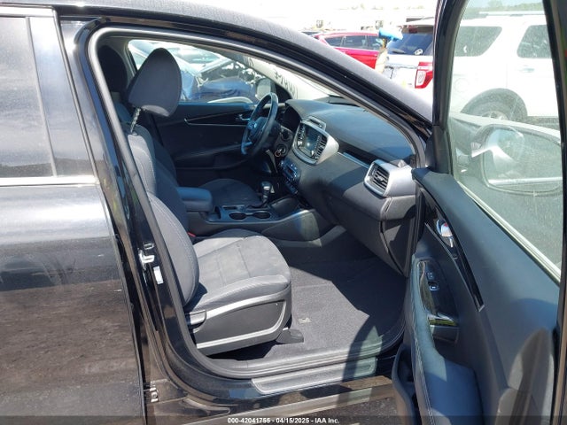 5XYPGDA32KG437294 KIA Sorento 2.4l Lx