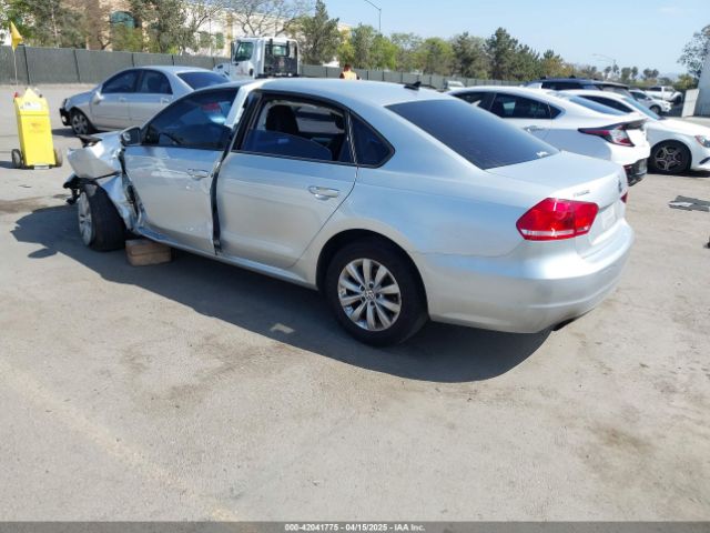 1VWAT7A31FC022428 Volkswagen Passat 1.8t Wolfsburg Edition