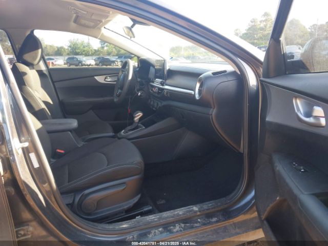 3KPF24AD0NE471920 KIA Forte Lxs