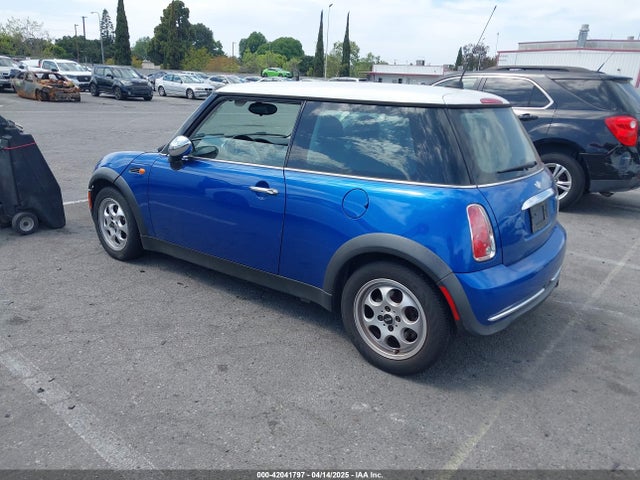 2005 MINI COOPER WMWRC33585TJ69273 Photo 2