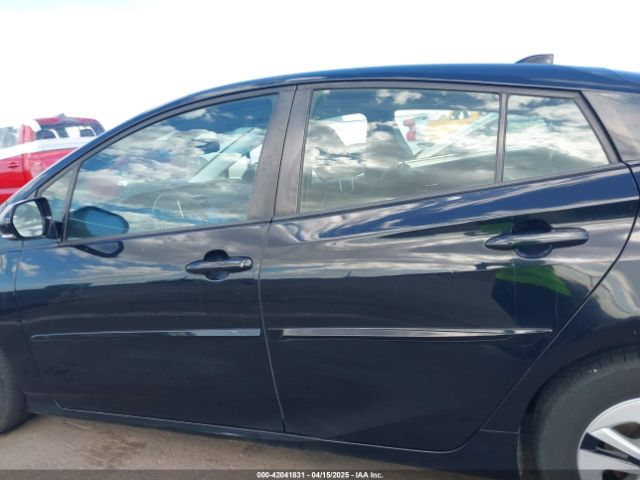 JTDKARFUXH3040763 Toyota Prius Four