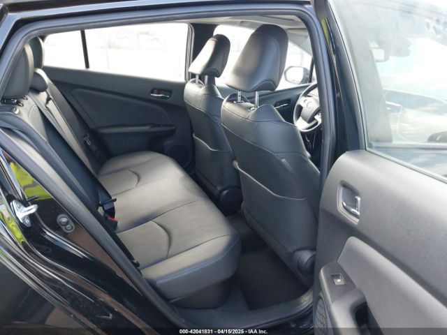 JTDKARFUXH3040763 Toyota Prius Four
