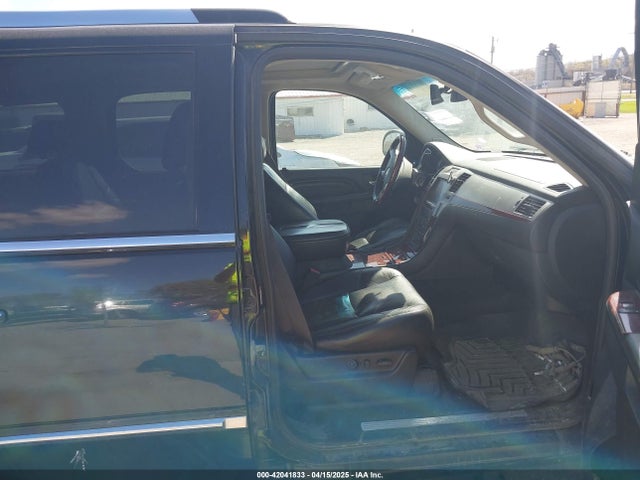 2010 CADILLAC ESCALADE ESV 1GYUKJEF0AR102887 Photo 4