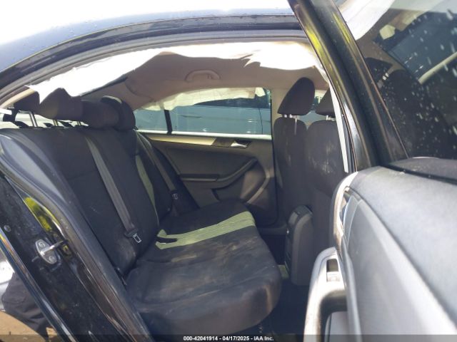 3VWD17AJ2FM318882 Volkswagen Jetta 1.8t Se