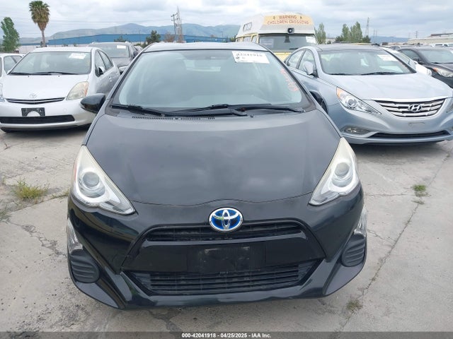 JTDKDTB3XG1119782 Toyota Prius C Two