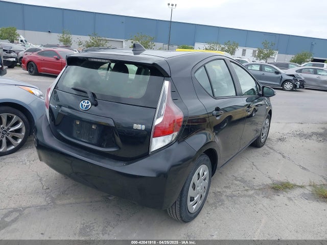 JTDKDTB3XG1119782 Toyota Prius C Two