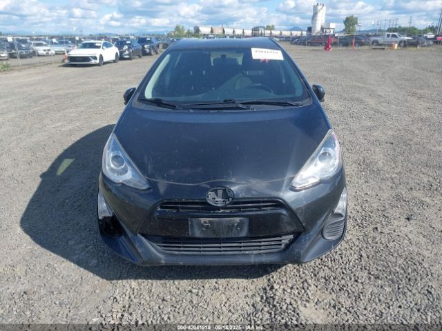 JTDKDTB31G1125003 Toyota Prius C Two