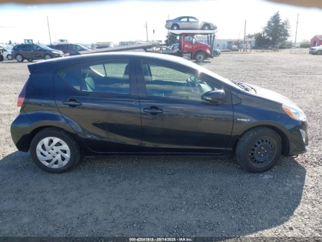 JTDKDTB31G1125003 Toyota Prius C Two