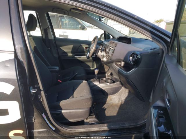 JTDKDTB31G1125003 Toyota Prius C Two