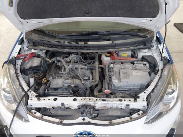 JTDKDTB31G1125051 Toyota Prius C Two