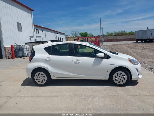 JTDKDTB31G1125051 Toyota Prius C Two