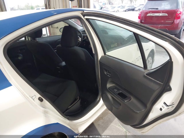 JTDKDTB31G1125051 Toyota Prius C Two