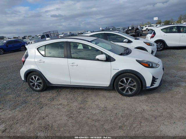 JTDKDTB39J1599675 Toyota Prius C Two