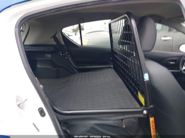 JTDKDTB39J1599675 Toyota Prius C Two