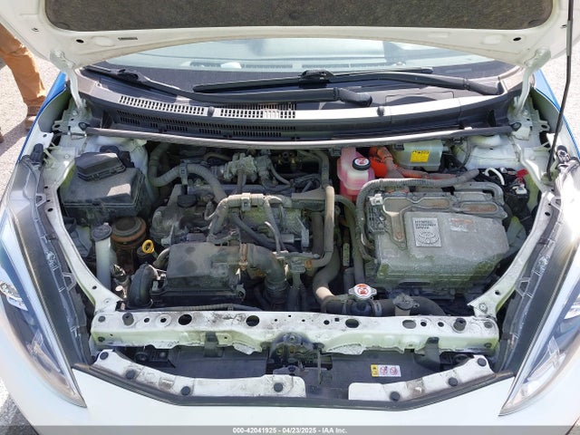JTDKDTB35J1599544 Toyota Prius C Two