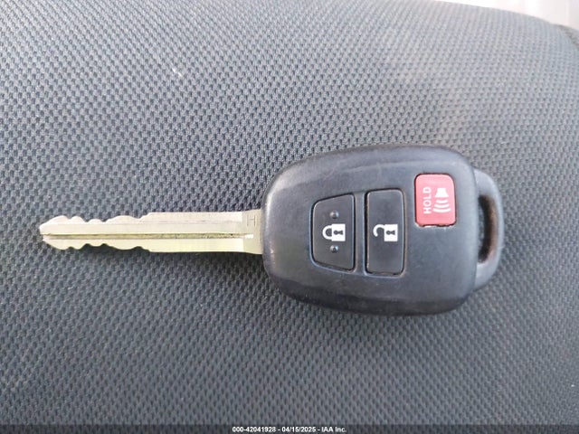 JTDKDTB35J1615449 Toyota Prius C Two