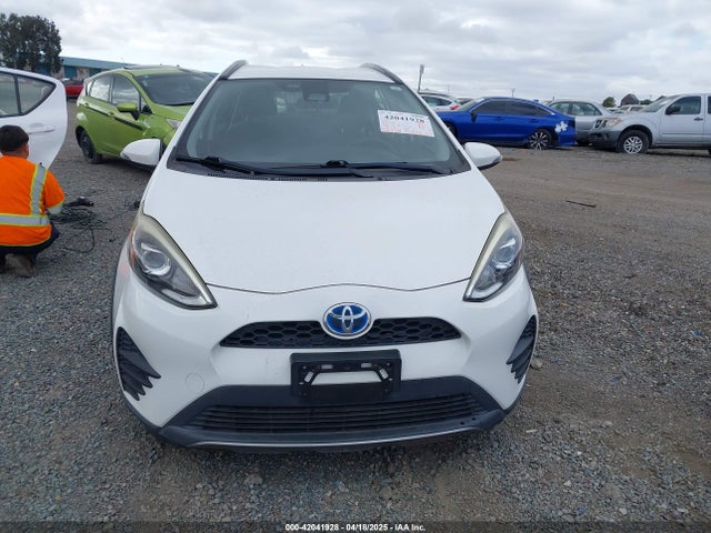 JTDKDTB35J1615449 Toyota Prius C Two