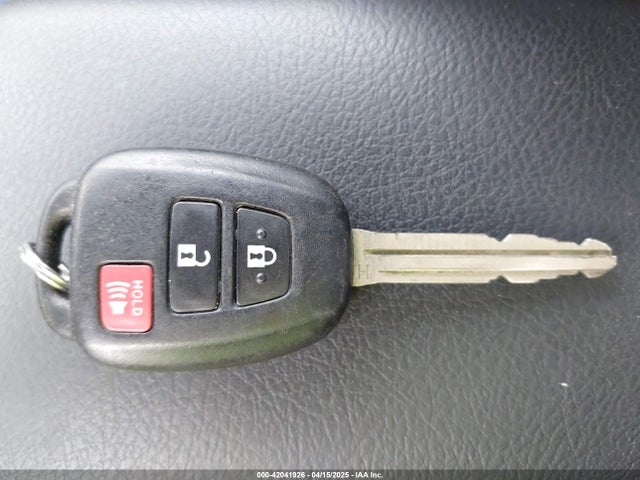 JTDKDTB3XJ1612904 Toyota Prius C Two