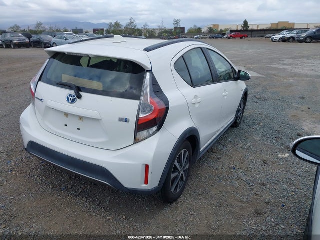 JTDKDTB3XJ1612904 Toyota Prius C Two